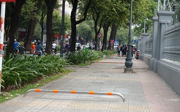 Kiến nghị Hà Nội lắp barie ngăn xe máy lên vỉa hè giống TP.HCM