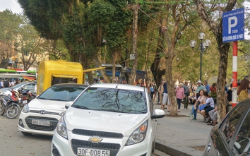 Hà Nội: Điểm dừng, đỗ taxi bị xe cá nhân chiếm dụng