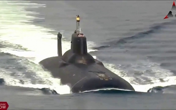 Tàu ngầm Kilo Nga bám sát tàu ngầm Anh trước cuộc tấn công Syria
