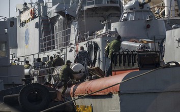 Thủy thủ Ukraine đe dọa Tổng thống Poroshenko: Sẽ trở lại Crimea