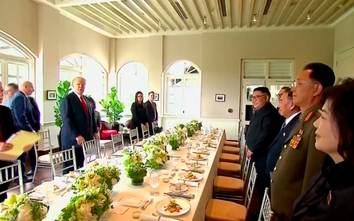 Video: Trump đề nghị phóng viên chụp ảnh đẹp trai, gày với ông Kim