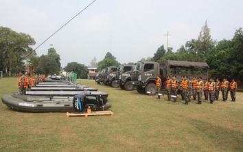 Đập Xe-Pian Xe-Namnoy: Thành viên cứu hộ hang Tham Luang đến giúp đỡ Lào