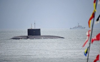 Căng thẳng với Ucraine, Nga cho tàu ngầm tập trận ở Biển Đen