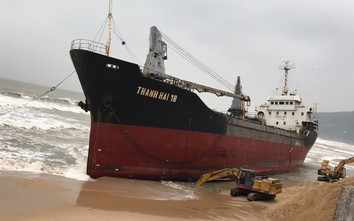 "Nghĩa địa" tàu chìm Quy Nhơn: "Chạy nước rút" trục vớt tàu chìm