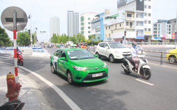 Nút giao thông Tây cầu sông Hàn ra sao ngày đầu bỏ đèn đỏ?