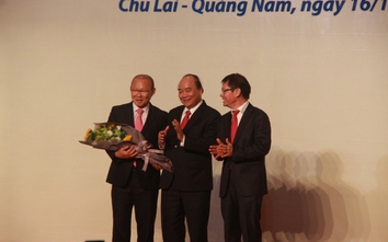 Nhận thưởng 100.000 USD từ THACO, thầy Park tặng lại cho bóng đá Việt