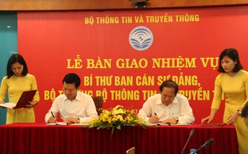 Bàn giao chức Bí thư BCSĐ, Bộ trưởng TT&TT cho ông Nguyễn Mạnh Hùng