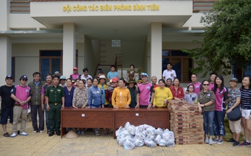 PNF cùng Đội biên phòng Bình Tiên trao quà Tết cho người nghèo