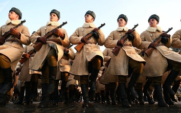 VIDEO: Nga mít tinh kỷ niệm 77 năm cuộc diễu binh huyền thoại