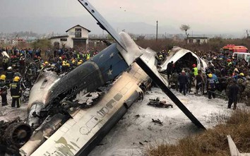 Video hiện trường thảm khốc vụ máy bay Bangladesh rơi tại Nepal