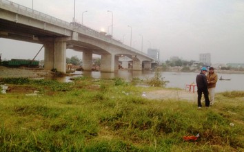 Một con bạc đuối nước tử vong khi nhảy sông trốn cảnh sát