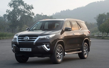 Toyota Fortuner bung túi khí khi thử nghiệm va chạm