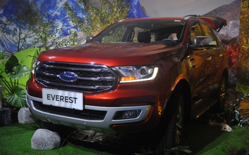 Ford Everest Ambiente giá rẻ lỡ hẹn khách hàng Việt