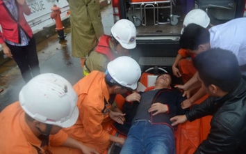 Vượt sóng gió cứu thuyền viên Trung Quốc gặp nạn trên biển Việt Nam