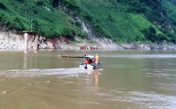 Lật thuyền chở 10 người ở Lai Châu, 3 người mất tích do đâu?