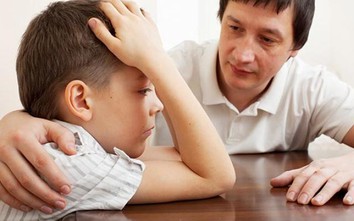 Nhà tâm lý học Harvard nhắc nhở: 8 dấu hiệu bất ổn này cho thấy cha mẹ đang nuôi con sai lầm