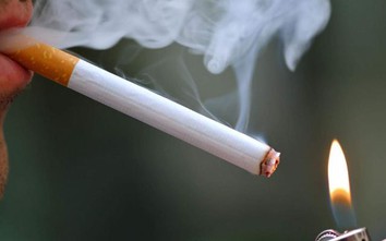 Nam sinh nghiện thuốc lá nặng vì bố và ông nội cho hút thuốc lào từ năm 6 tuổi