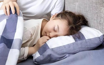 Trẻ ngủ muộn sau khung giờ này sẽ ảnh hưởng tới trí thông minh và chiều cao