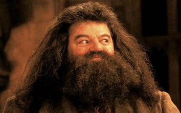 "Bác Hagrid" của Harry Potter qua đời ở tuổi 72, từng phải chiến đấu với căn bệnh nhiều người gặp phải
