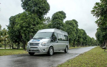 Ford Transit giảm giá 30 triệu đồng, quyết đấu Hyundai Solati