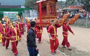 Nhộn nhịp lễ khai hạ suối cá thần Cẩm Lương