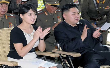 Ngắm nhan sắc nữ văn sĩ quyền lực, từng được cho là bạn gái cũ Kim Jong-un