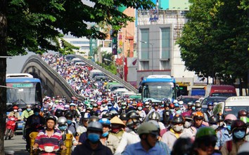 TP.HCM chỉ hạn chế xe máy khi người dân chọn xe buýt, metro