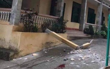 Cột bê tông trường học rơi trúng đầu: Một học sinh đã tử vong