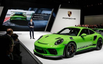 Cận cảnh Porsche 911 GT3 RS chính hãng có giá 16 tỷ đồng tại Việt Nam