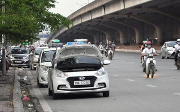 Chùm ảnh: Bát nháo dừng đỗ, đón trả khách quanh bến xe Mỹ Đình