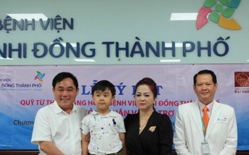 Mổ tim, mổ não úng thủy miễn phí cho trẻ em nghèo tại bệnh viện nhi đồng TP