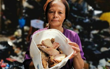 Thảm cảnh tại Philippines, người nghèo phải dùng thức ăn nhặt từ rác