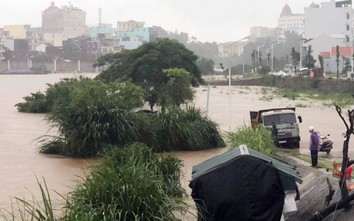 Quảng Ninh: Bão số 3 đổ bộ, nước lũ trên sông Ka Long đang dâng cao