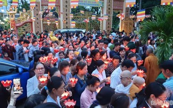 Hàng ngàn người Cà Mau dự lễ cầu siêu cho nạn nhân tử vong do TNGT