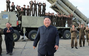Triều Tiên khoe ảnh vũ khí phòng thủ cực "khủng"