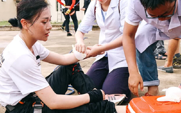 "Quỳnh búp bê" Phương Oanh: Tôi hy sinh mái tóc, làn da, nằm gai nếm mật