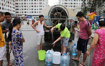 Hà Nội cấp nước sạch miễn phí cho khu vực dân cư mà nước có mùi lạ