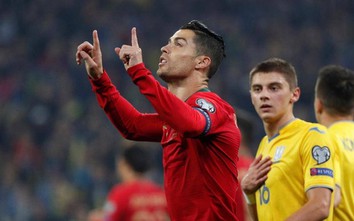 Tin bóng đá 24h ngày 15/10: Tuyển Việt Nam có “biến”; Ronaldo cán mốc khủng