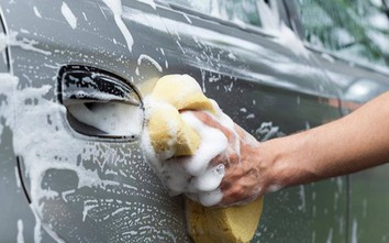 Những sai lầm nghiêm trọng khi tự rửa xe ô tô tại nhà