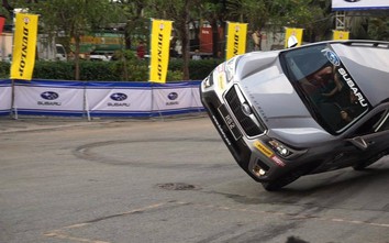 Video: Kỷ lục gia thế giới Russ Swift "khiêu vũ" với xe Subaru