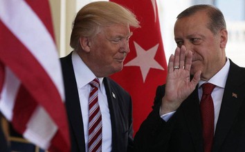 Ankara khoe bắt được vợ của trùm IS, Trump lập tức gọi điện cho Erdogan