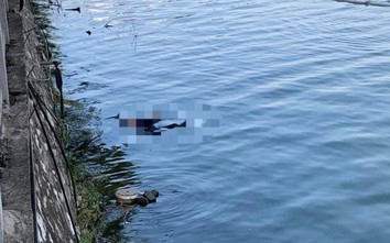 Hà Nội: Tá hỏa phát hiện thi thể người phụ nữ nổi trên Hồ Tây
