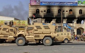 Tấn công tên lửa nhằm vào doanh trại ở Yemen: 80 người chết