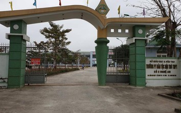 Không theo "lệnh" tỉnh, một trường cấp 3 ở Nghệ An vẫn dạy học