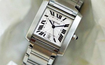Nhân viên vệ sinh sân bay Nội Bài "cầm nhầm" đồng hồ Cartier khách bỏ quên