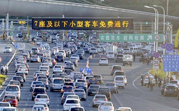 Trung Quốc tạm hủy thu phí giao thông để đối phó dịch bệnh