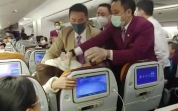 Cố tình ho vào người tiếp viên hàng không, du khách Trung Quốc bị khống chế