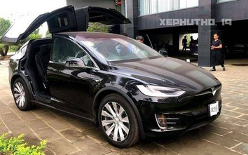 Chiếc Tesla Model X hàng độc mới về Việt Nam có gì đặc biệt?