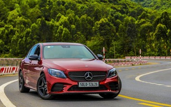 Mercedes-Benz C-Class giảm giá sập sàn, tới hơn 200 triệu đồng