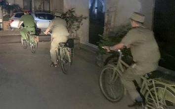 Cảnh sát khu vực ở Hà Nội vẫn tuần tra bằng xe đạp